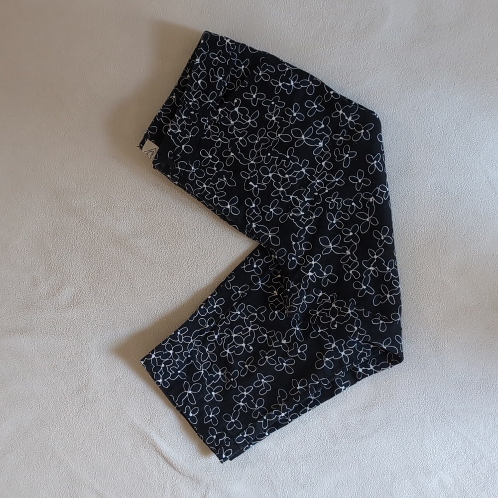 St John's Bay Women's Capris. Black with White Flowers Size 4